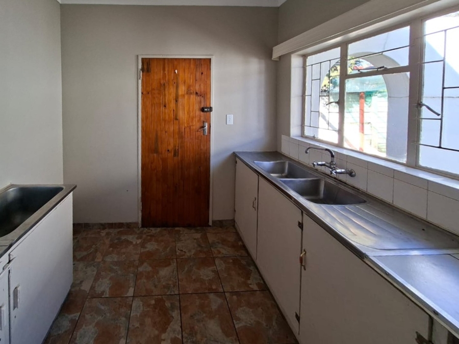 To Let 3 Bedroom Property for Rent in Songloed North West